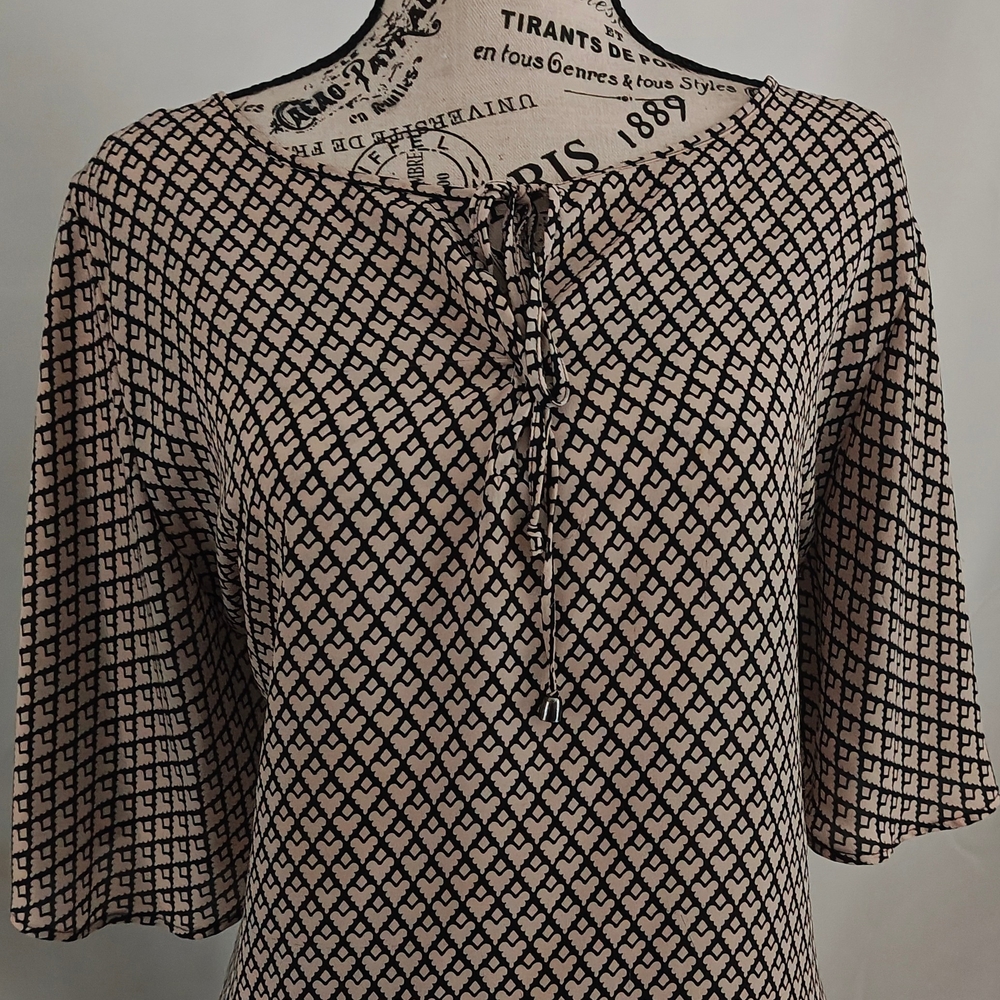 Geometric Patterned Women's Top